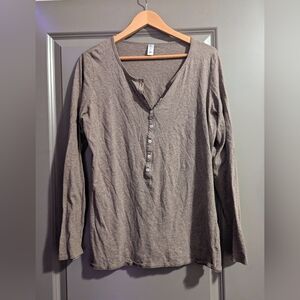 --*Like New!* Victoria's Secret Healthered Mocha Henley Top - XL